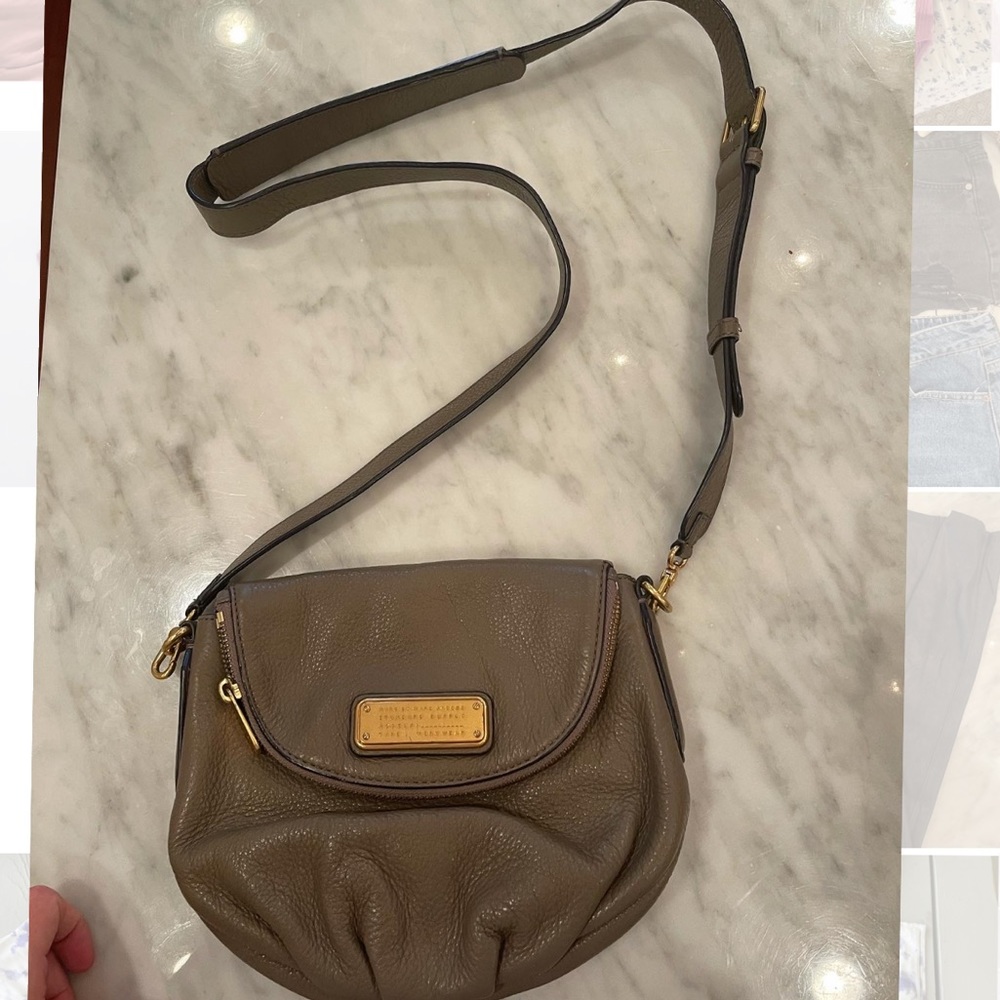 MARC JACOBS CROSSBODY!!